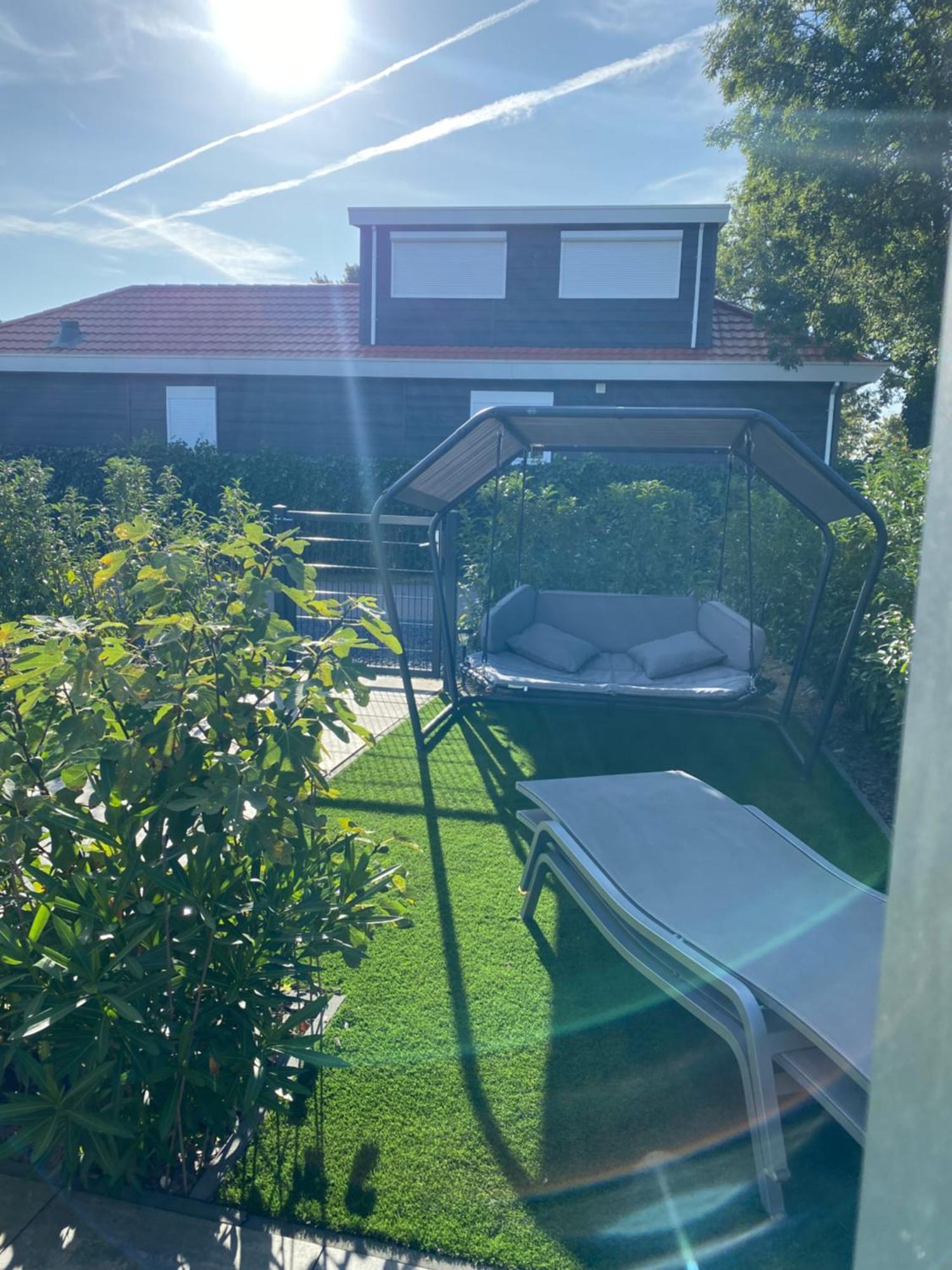 Luxus Cube Ferienhaus Chalet Am See Mit Schwimmbad In Lathum Nl Εξωτερικό φωτογραφία