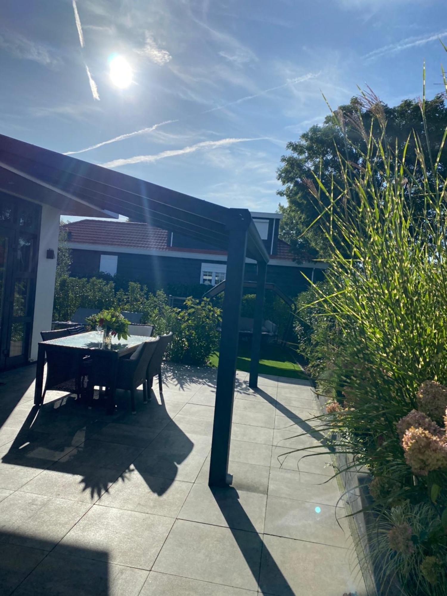 Luxus Cube Ferienhaus Chalet Am See Mit Schwimmbad In Lathum Nl Εξωτερικό φωτογραφία